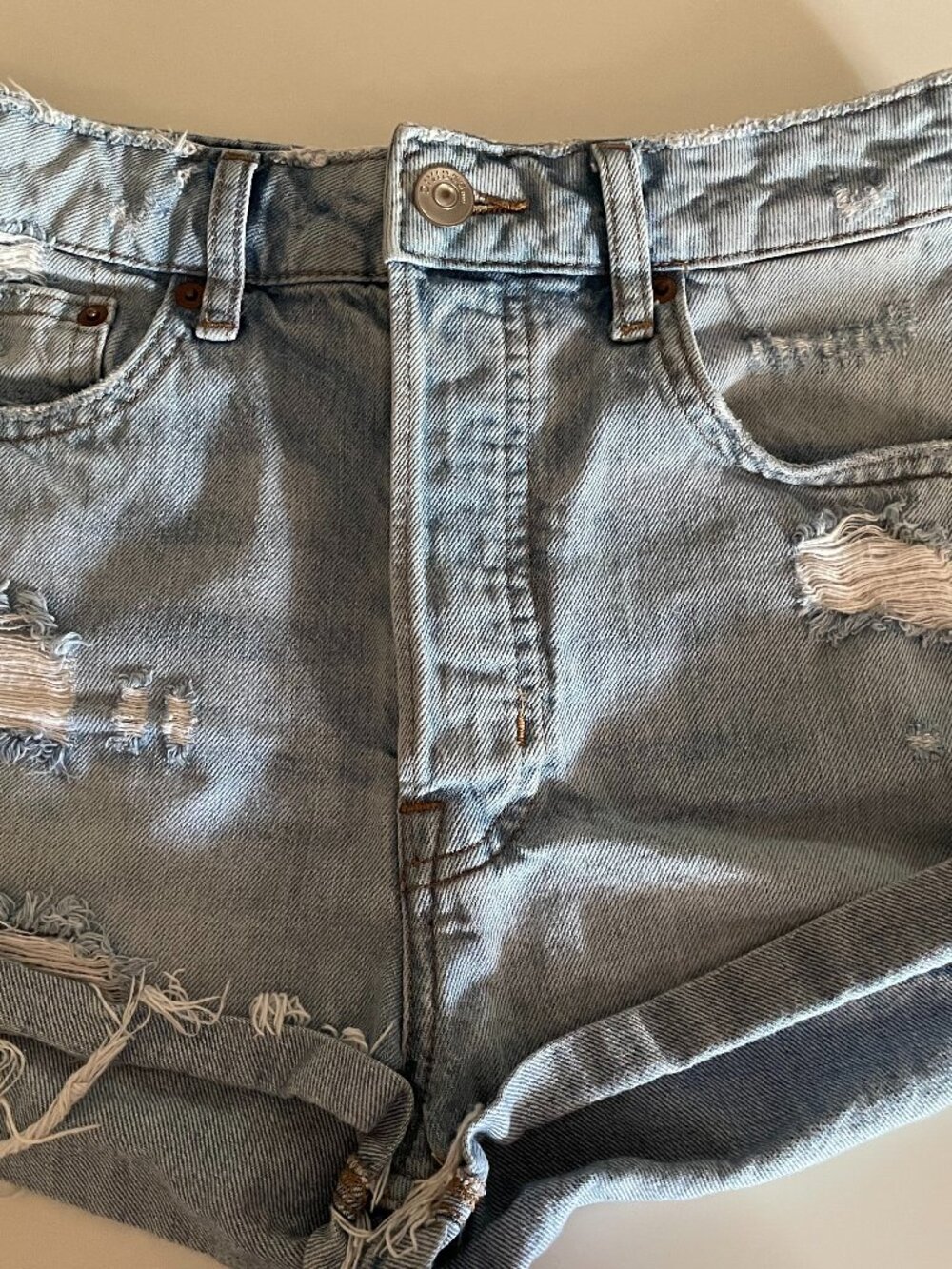 H&M Divided Distressed Denim Shorts - 2" Inseam Women's Small